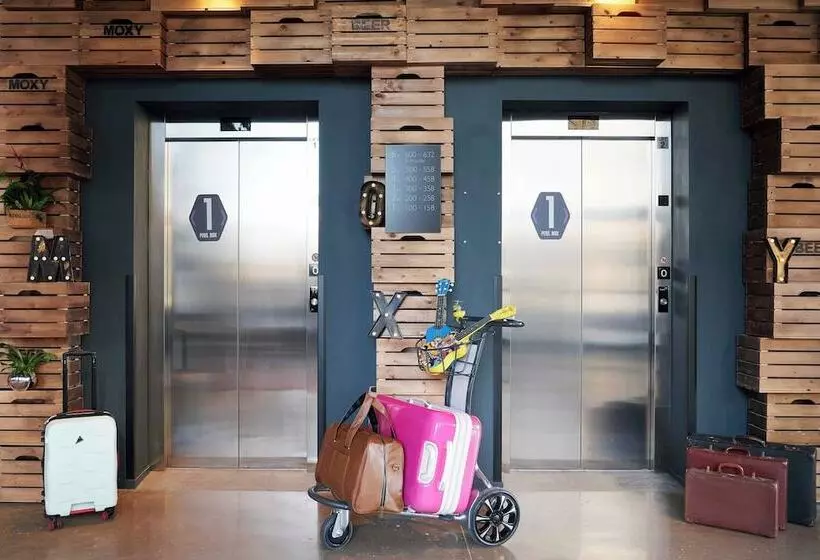 ホテル Moxy Edinburgh Fountainbridge