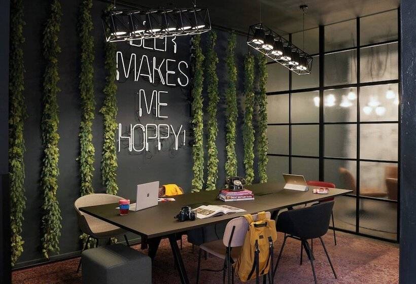 هتل Moxy Edinburgh Fountainbridge