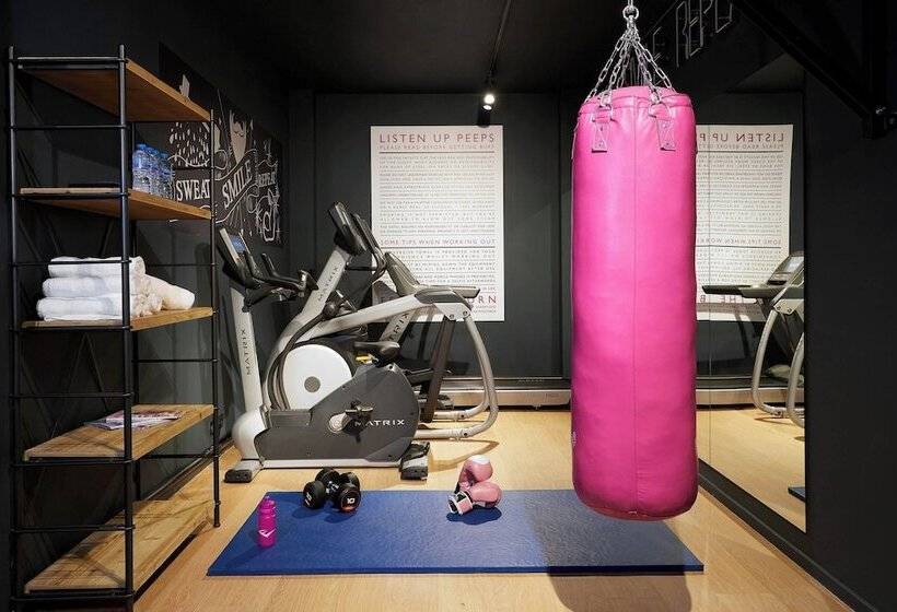 هتل Moxy Edinburgh Fountainbridge