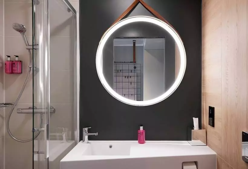 ホテル Moxy Edinburgh Fountainbridge