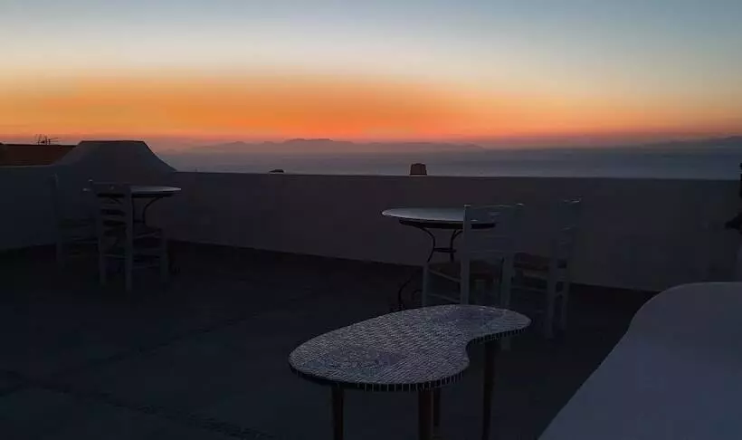هتل Aethrio Sunset Village Oia