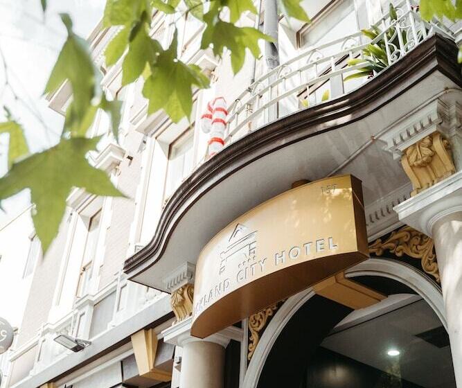 Auckland City Hotel   Hobson St