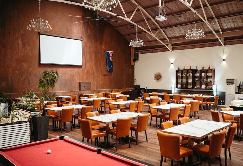 Auckland City Hotel   Hobson St