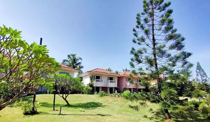 ホテル Coconut Grove Beach Resort