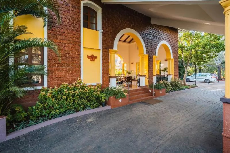 ホテル Coconut Grove Beach Resort