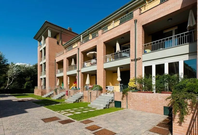 فندق Continental Resort