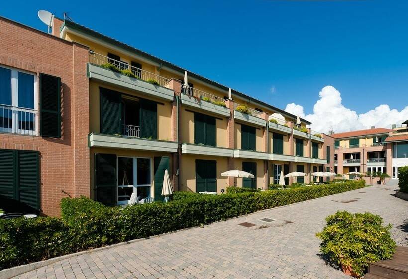 בית מלון כפרי Continental Resort