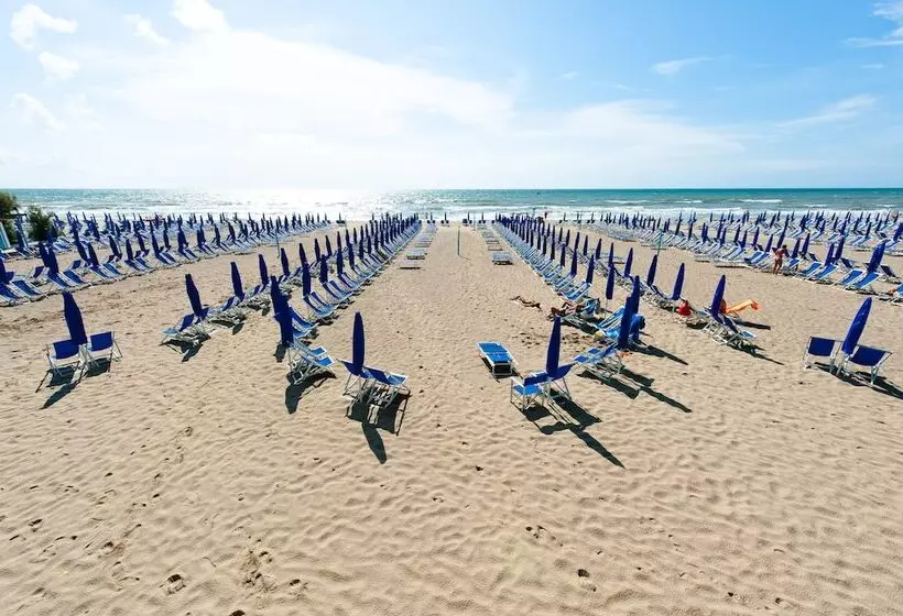 فندق Continental Resort