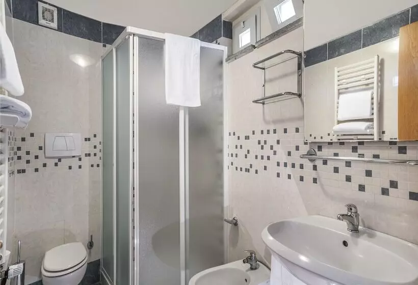 فندق Continental Resort