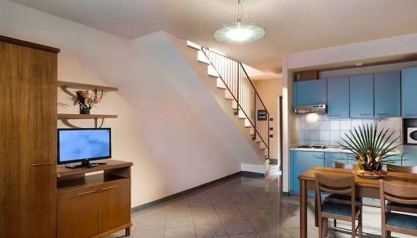 فندق Continental Resort