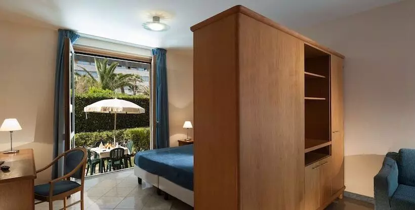 فندق Continental Resort