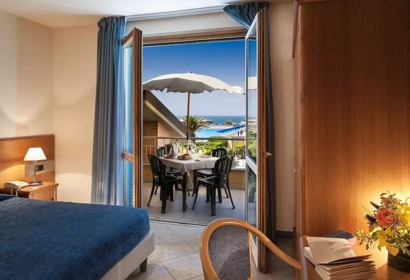 فندق Continental Resort