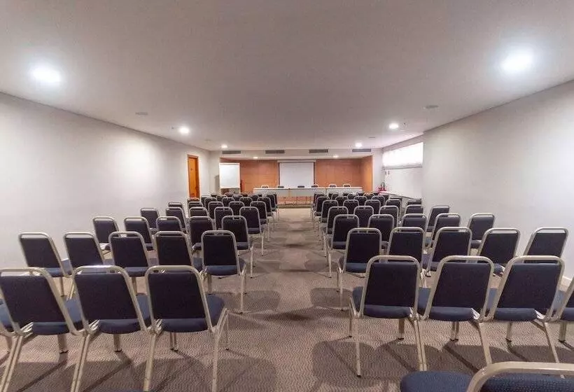 Отель Iguatemi Business & Flat By Avectur