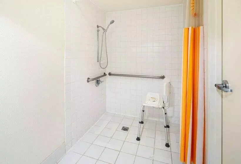 Отель La Quinta By Wyndham Thousand Oaks Newbury Park