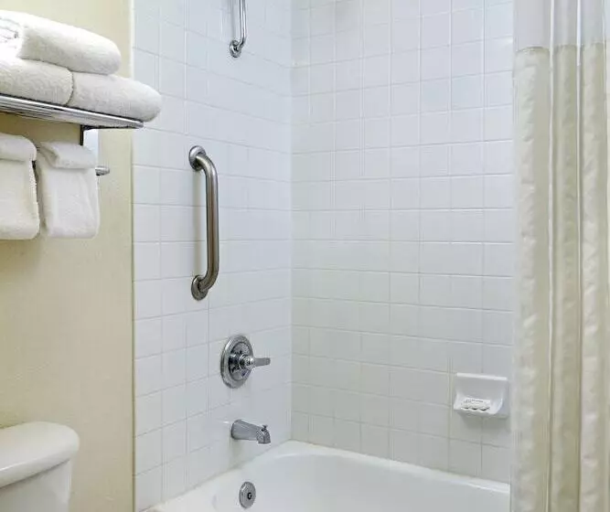 Отель La Quinta By Wyndham Thousand Oaks Newbury Park