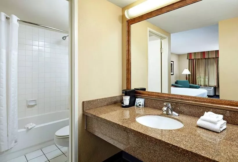 Отель La Quinta By Wyndham Thousand Oaks Newbury Park