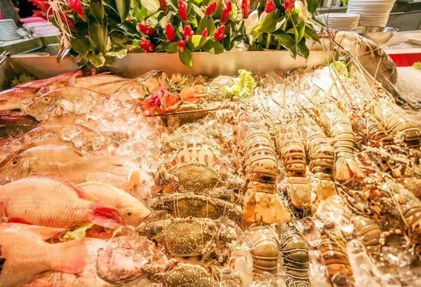 Отель Phi Phi Banyan Villa