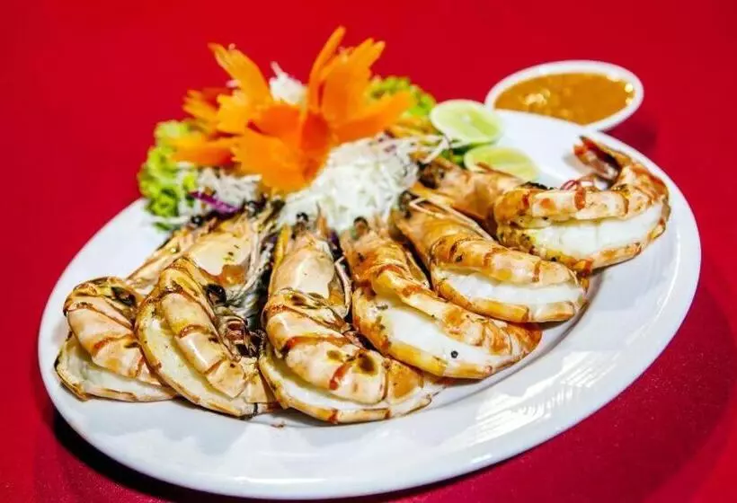 Отель Phi Phi Banyan Villa