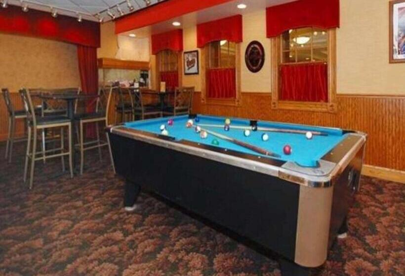 Отель Quality Inn & Suites