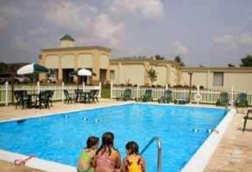 Отель Quality Inn & Suites