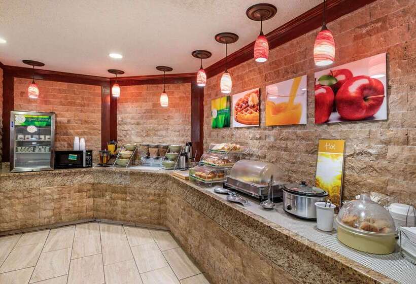 فندق Quality Suites Addisondallas