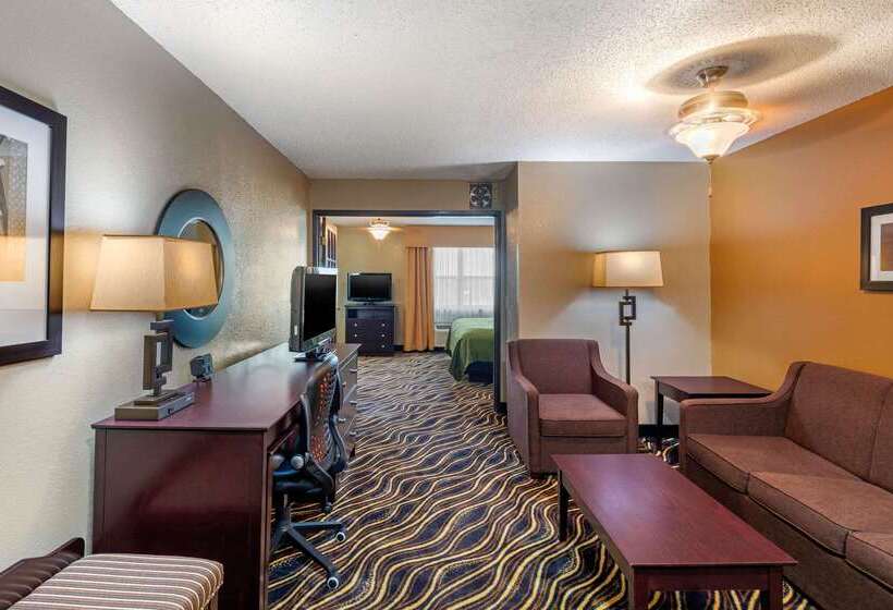 فندق Quality Suites Addisondallas