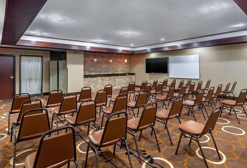 فندق Quality Suites Addisondallas