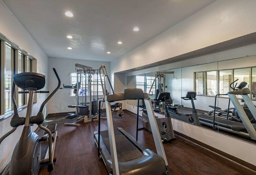 فندق Quality Suites Addisondallas