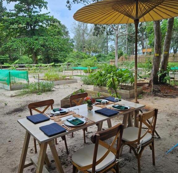 فندق Sala Phuket Mai Khao Beach Resort