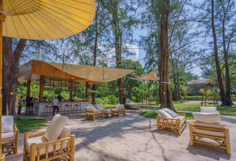 فندق Sala Phuket Mai Khao Beach Resort