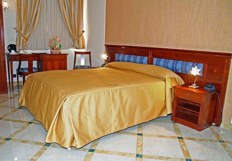 בית מלון כפרי Ypsigro Palace