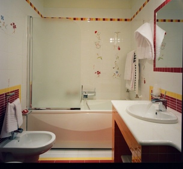 בית מלון כפרי Ypsigro Palace