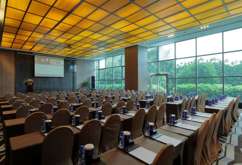 Mercure Suzhou Park Hotel & Suites