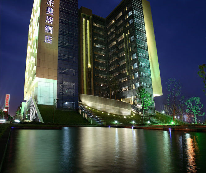Mercure Suzhou Park Hotel & Suites