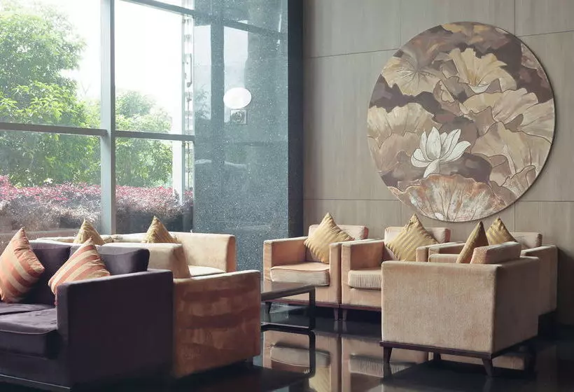 Mercure Suzhou Park Hotel & Suites