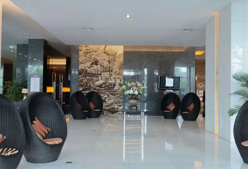 Mercure Suzhou Park Hotel & Suites