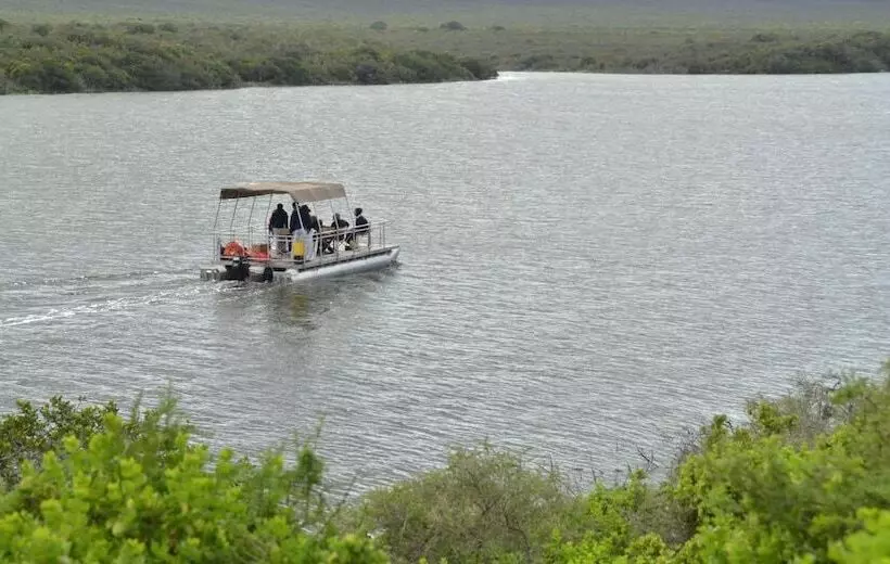 Majatalo De Hoop Opstal Houses