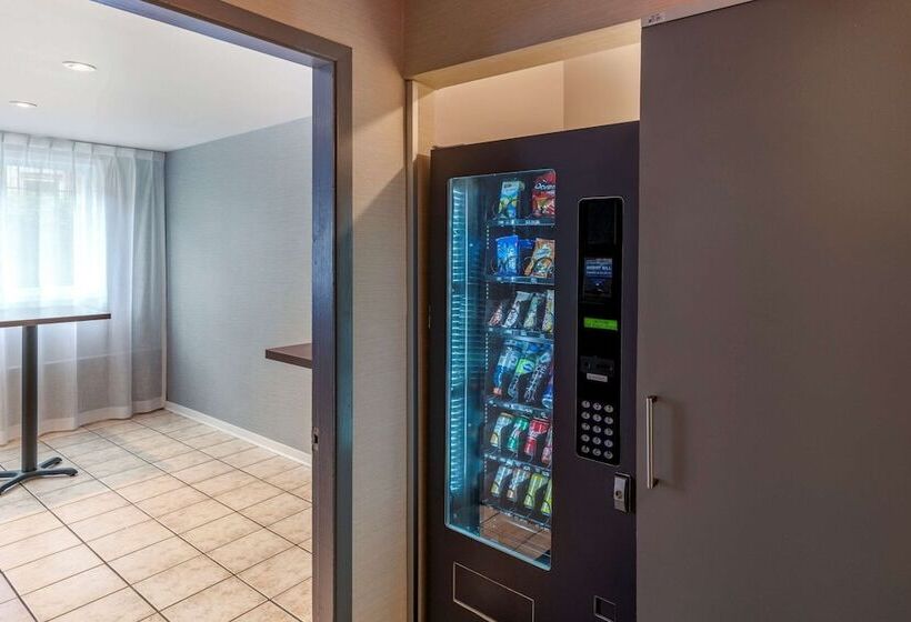 فندق Econo Lodge