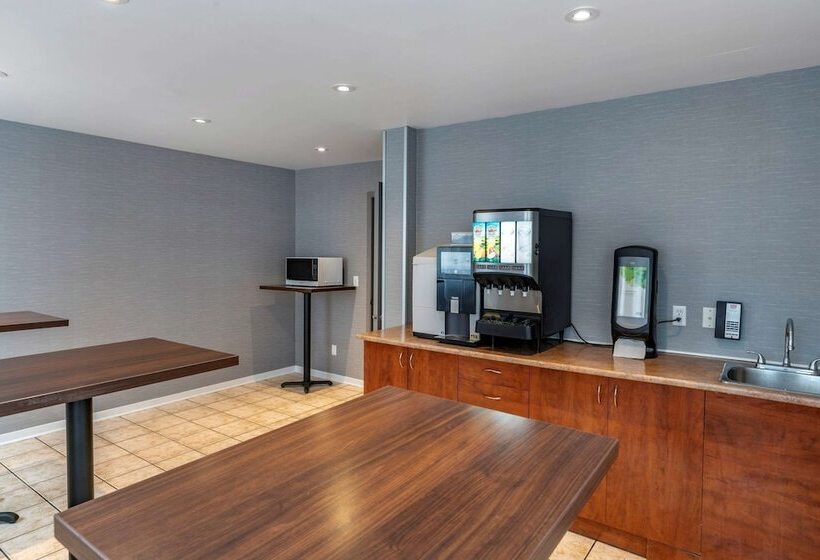 فندق Econo Lodge