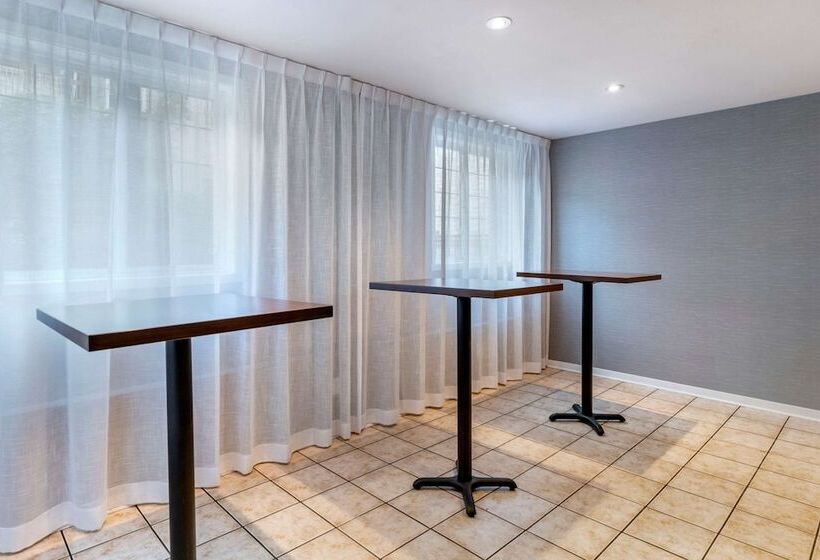 فندق Econo Lodge