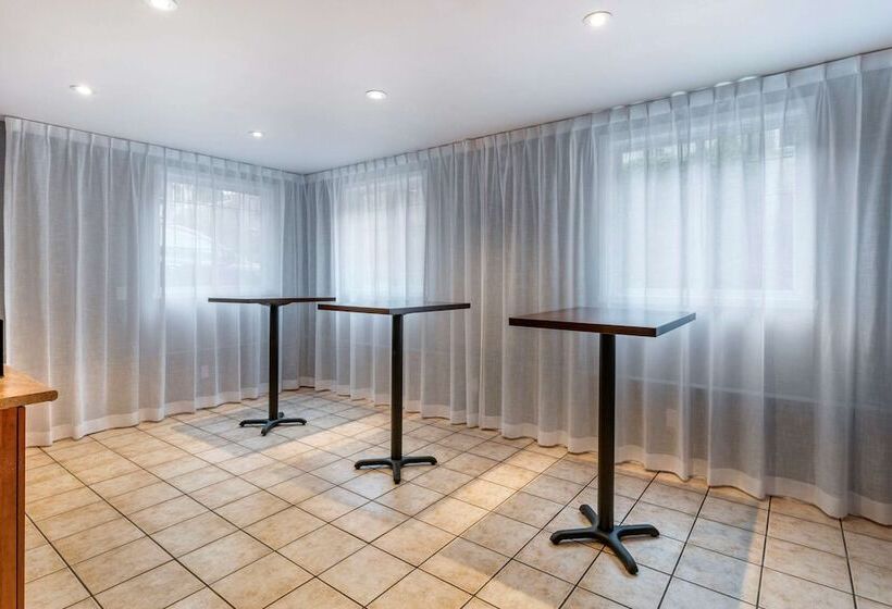 فندق Econo Lodge