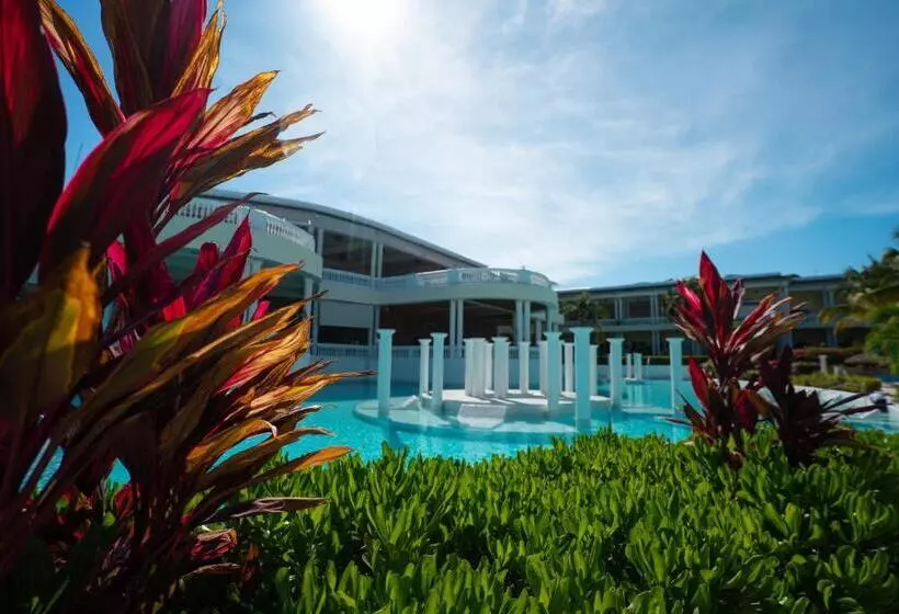 Grand Palladium Jamaica Resort & Spa - All Inclusive