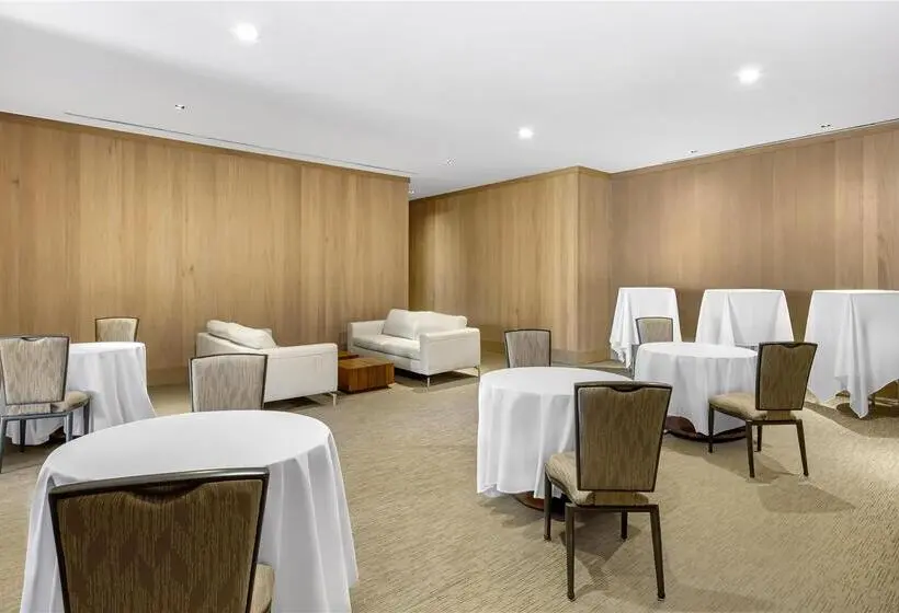 ホテル Hilton Vacation Club The Modern Honolulu