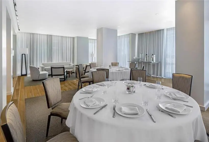 ホテル Hilton Vacation Club The Modern Honolulu