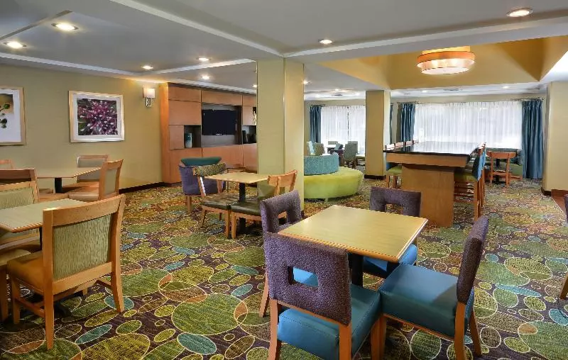 Holiday Inn Express Hotel & Suites High Point South, An Ihg