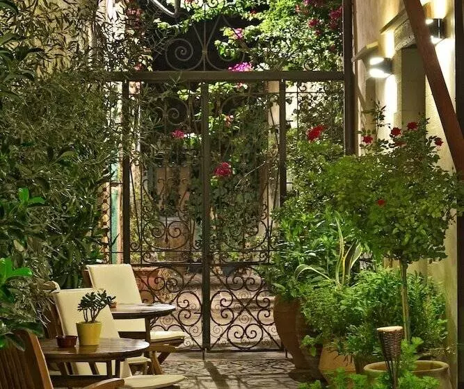 酒店 Ionas Boutique