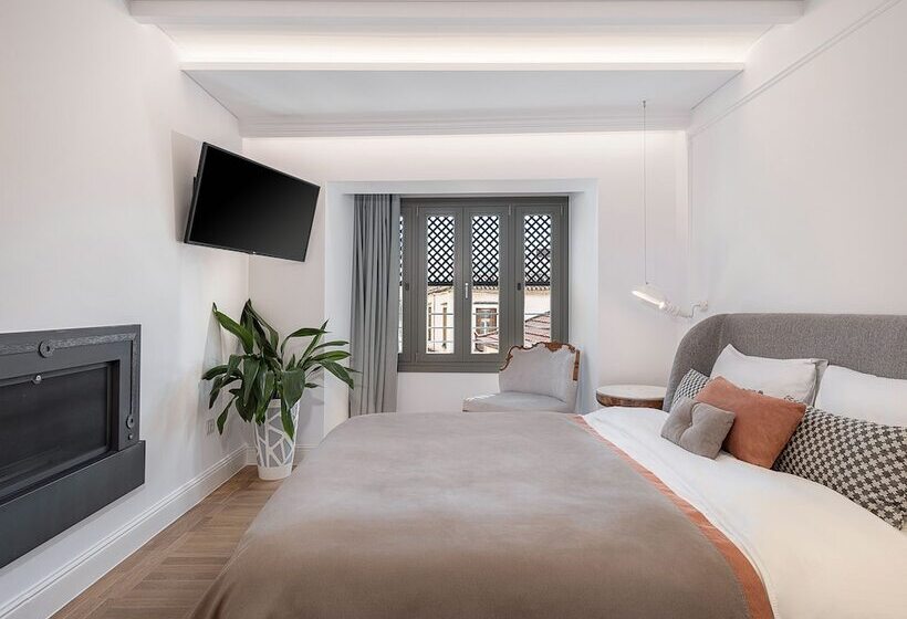 هتل Ionas Boutique