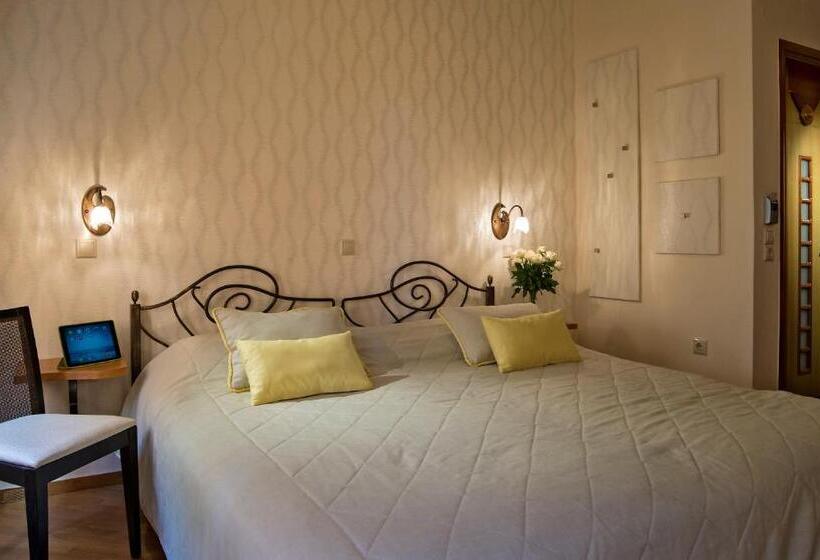 هتل Ionas Boutique