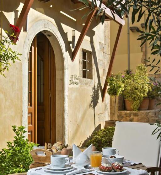 هتل Ionas Boutique