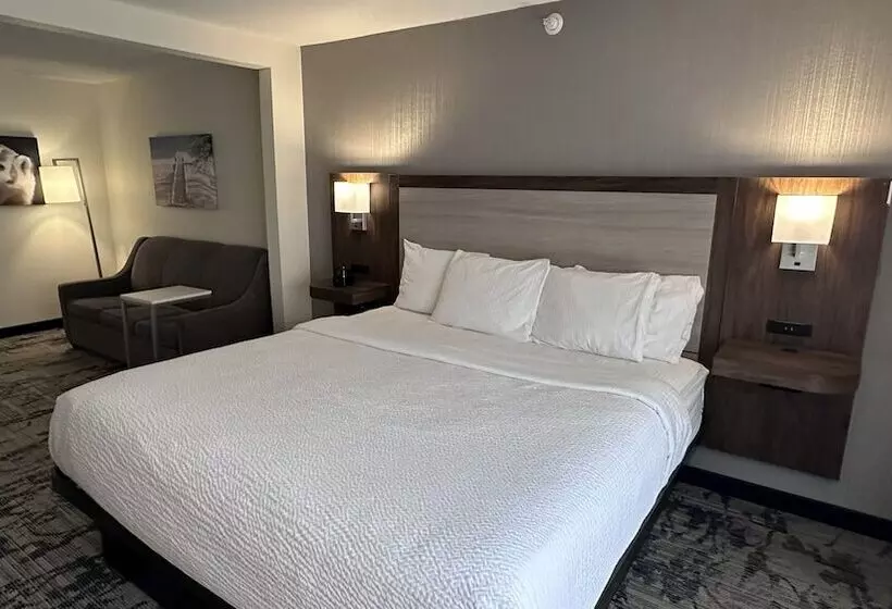 Отель La Quinta By Wyndham Milwaukee Sw New Berlin